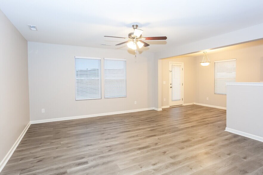 Building Photo - 1083 Manston Pl SW