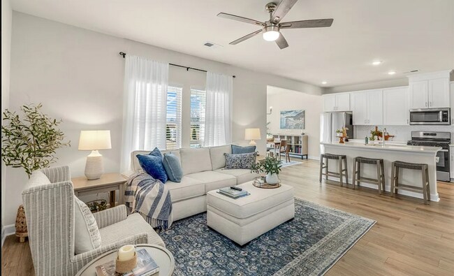 Building Photo - Modern 3 Bedroom Home Available October 1s...