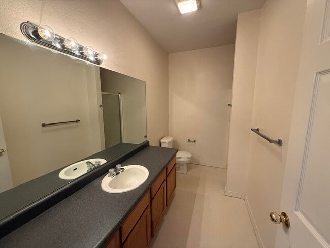 Building Photo - 4327 Sabana Loop SE