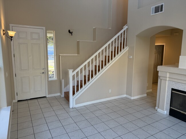 Building Photo - 4233 Quimby St