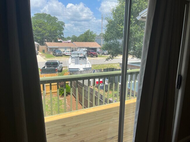 Building Photo - 138 Scottwood Dr SE