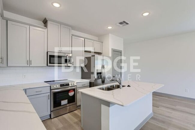 Building Photo - 6455 Pne Hts Dr