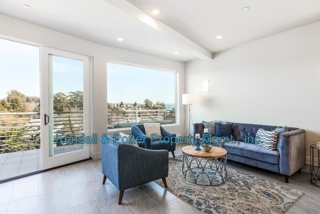 Building Photo - Sunny Paradise located in the Heart of Capitola!