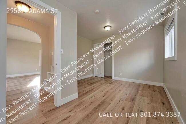 Building Photo - 2958 S Adams St