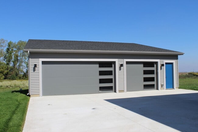 Building Photo - 2324 Lovie Ln