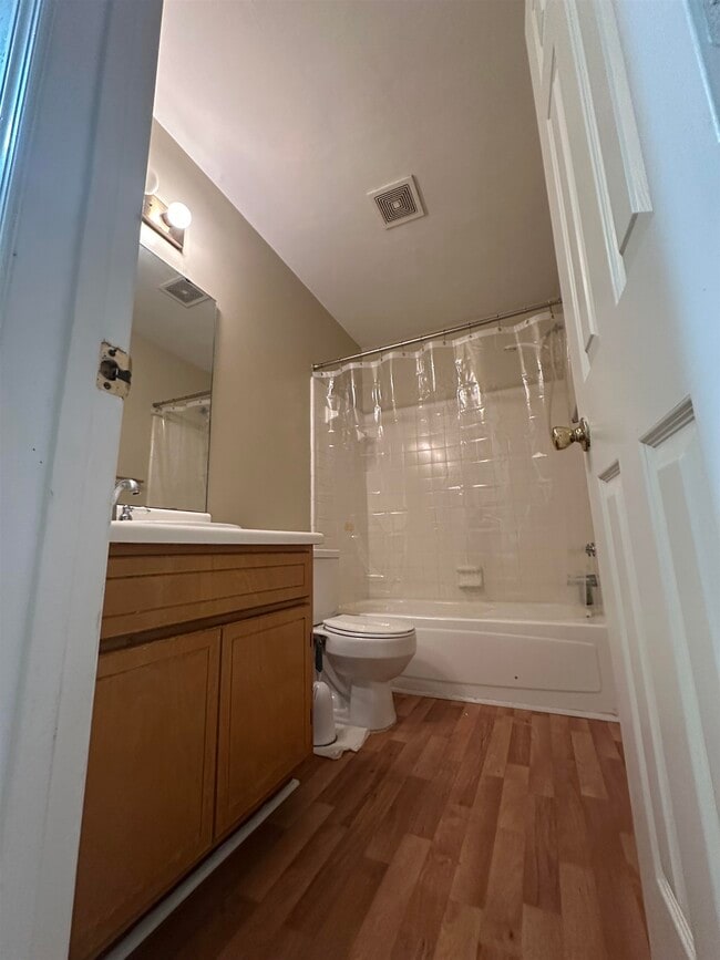 Building Photo - 1546 Merry Oaks Ct