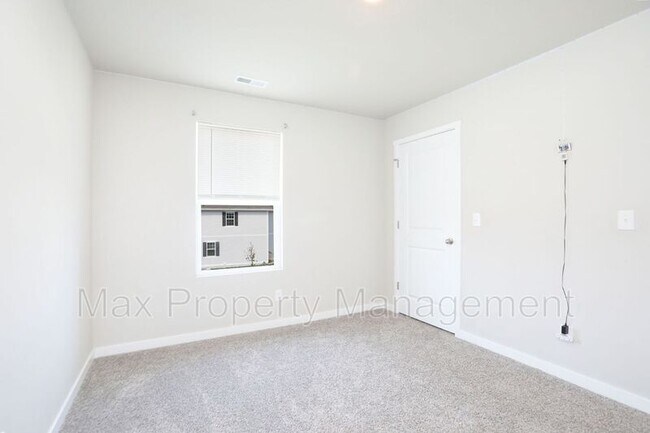 Building Photo - 2302 SW 23rd St