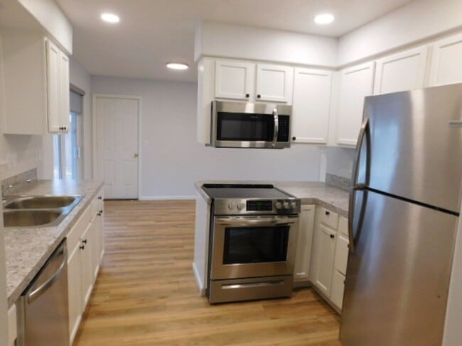 Building Photo - 5351 Landon St SE