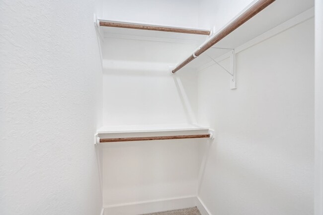 Building Photo - 5642 Hirondel St