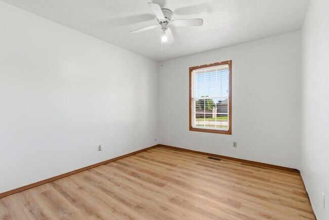 Building Photo - Nixa 3 bed 2 bath 2 car garage home!