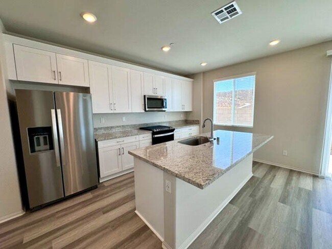 Building Photo - 31799 Woodbank Wy