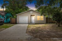 Building Photo - Cute 3/2 home with garage