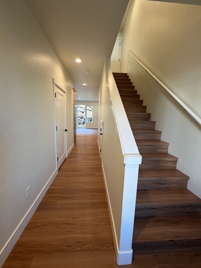 Building Photo - Gorgeous, Brand New 3 bed, 2.5 ba- Southridge Location!