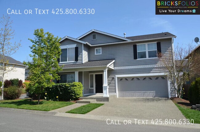 Building Photo - Dream Kitchen, Dual Fireplaces: Find Your Stylish Sanctuary in Redmond Ridge.