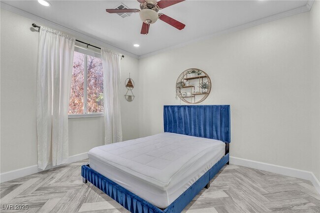 Building Photo - 9885 Shadycrest Ct