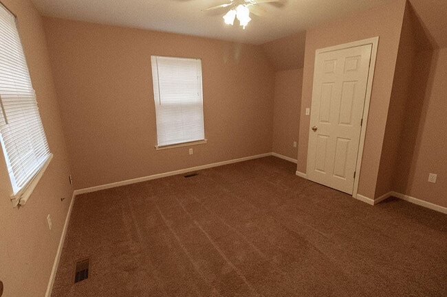 Building Photo - 1530 Florence Dr