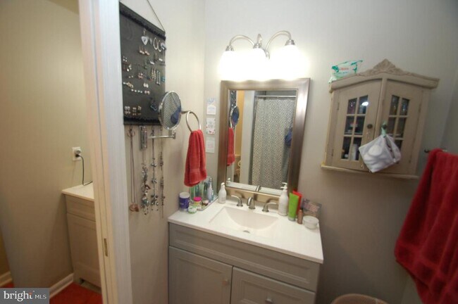 Building Photo - 6042 Haverhill Ct