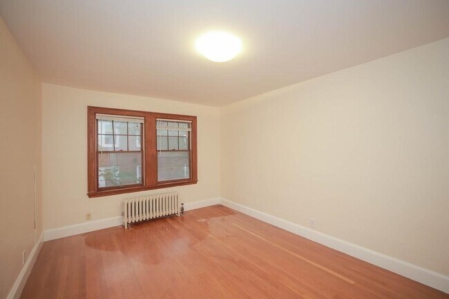 Building Photo - 35 Greycliff Rd