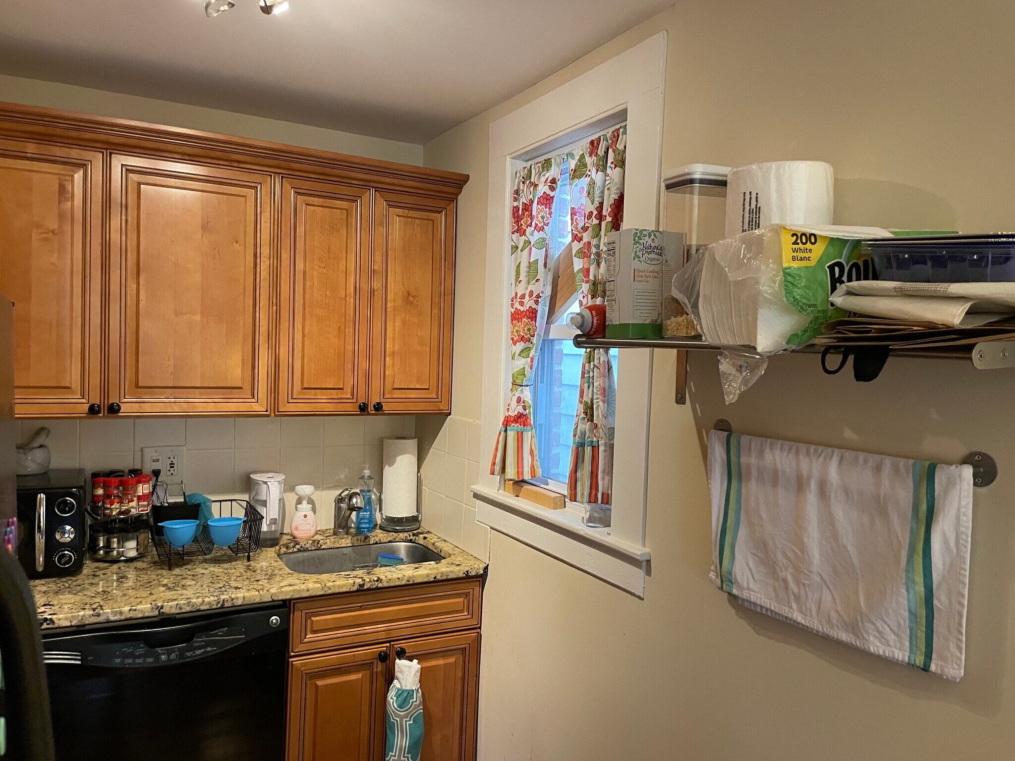 Building Photo - 32 Pearl St