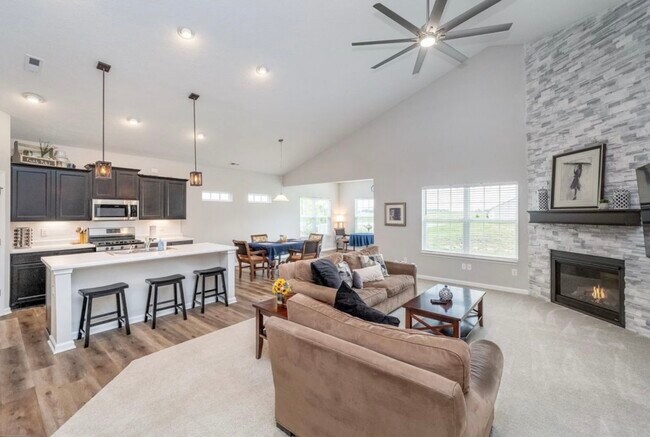 Building Photo - 5304 Maywood Dr