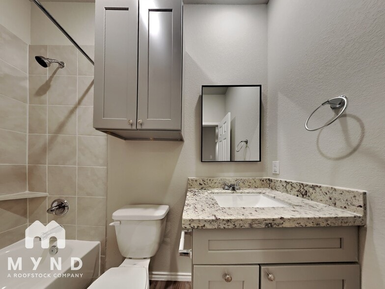 Building Photo - 413 E Avenue G