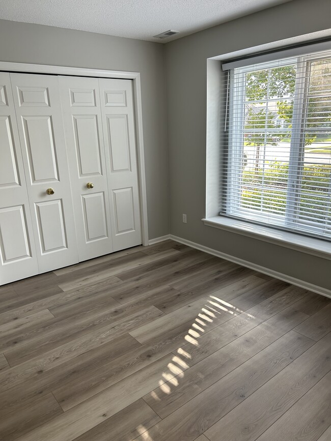 Building Photo - 1431 Shingle Oak Pointe