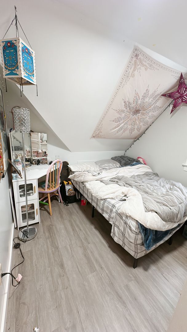 Building Photo - PRELEASE:  4+bdrm/1bath near WWU + Sehome Hill