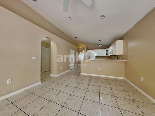 Building Photo - 5817 Mohr Loop