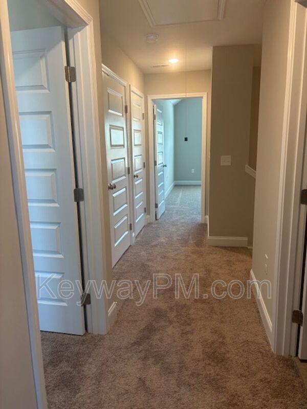 Building Photo - 541 Yuma Ln