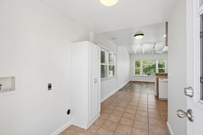 Building Photo - 375 E 20th St