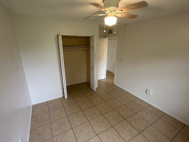 Building Photo - 5760 Gallatin Ln