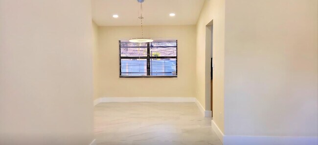 Building Photo - 11516 SW 54th St