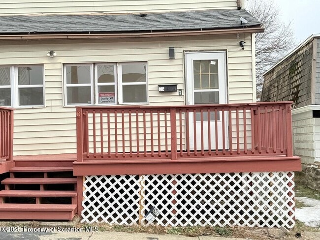 Building Photo - 210 Center Ave