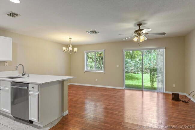 Building Photo - 2205 Marshfield Ct