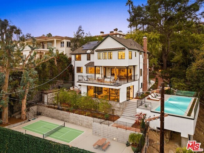 Building Photo - 4818 Bonvue Ave