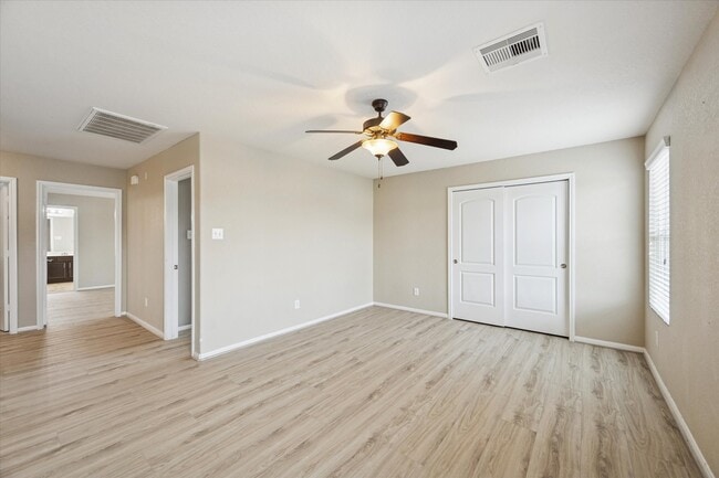 Building Photo - 15326 Knotty Chestnut St