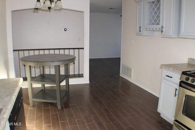 Building Photo - 4805 Ramon Vega