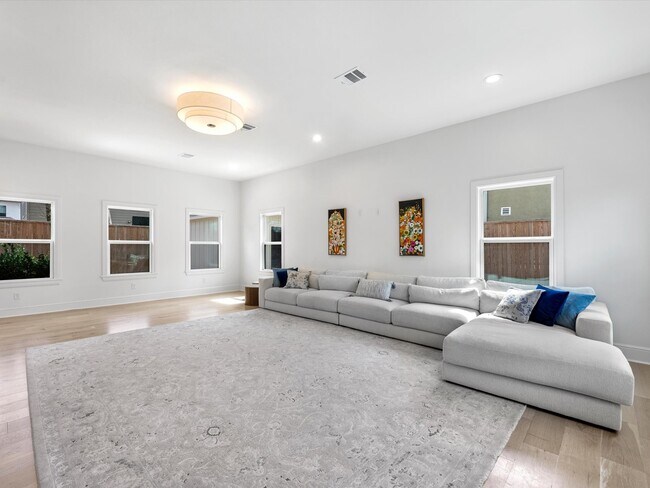 Building Photo - 2147 Colquitt St