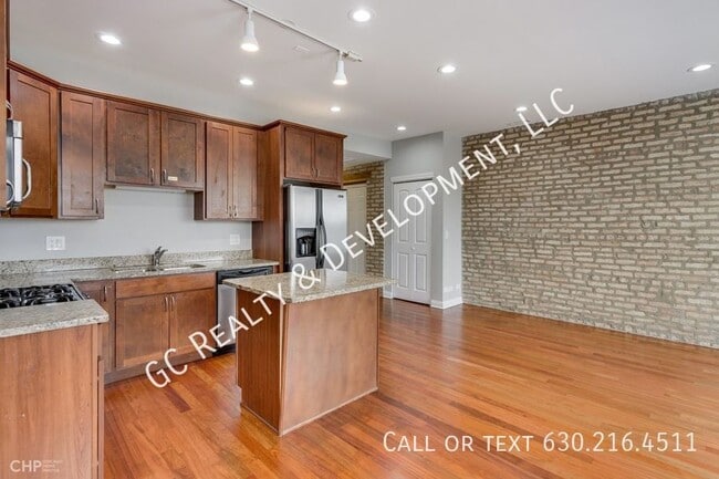 Building Photo - 3205 W Division St