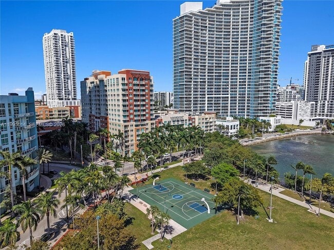 Building Photo - 2001 Biscayne Blvd