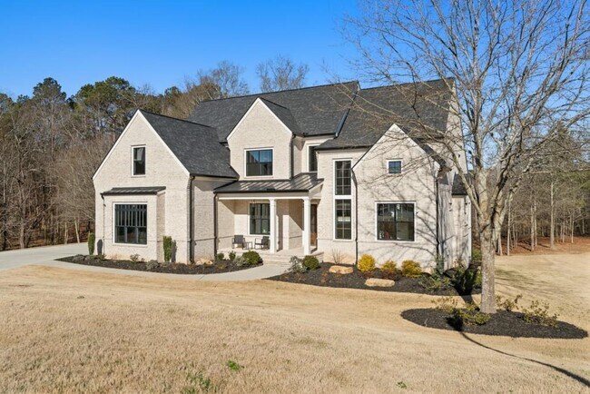 Building Photo - 568 Versailles Dr