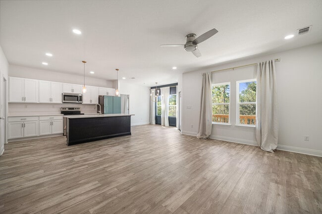 Building Photo - 4902 Kensington Ln