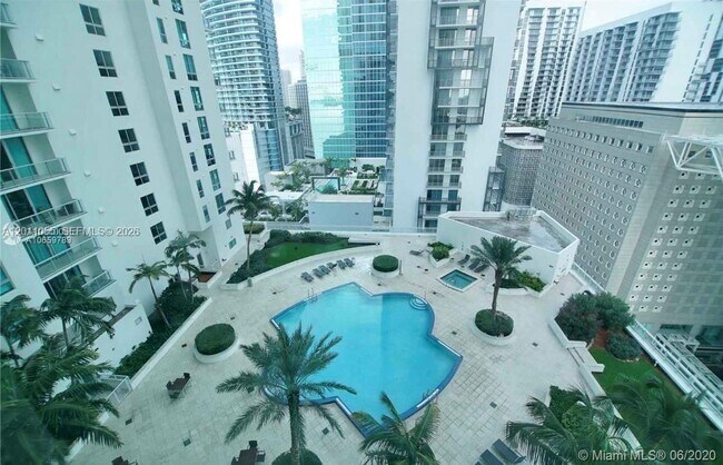 Building Photo - 300 S Biscayne Blvd
