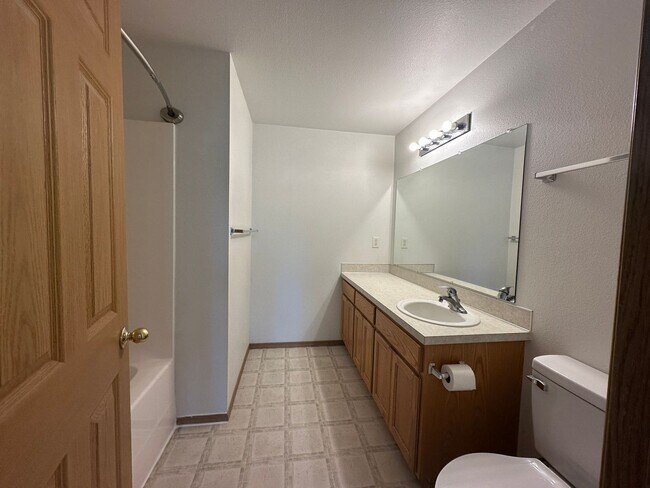 Building Photo - Fresh interior and exterior new painting