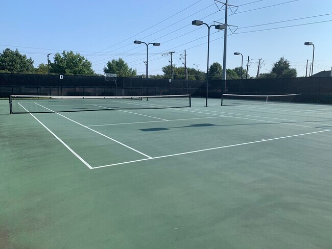 Tennis court - 6009 Wilmington Dr