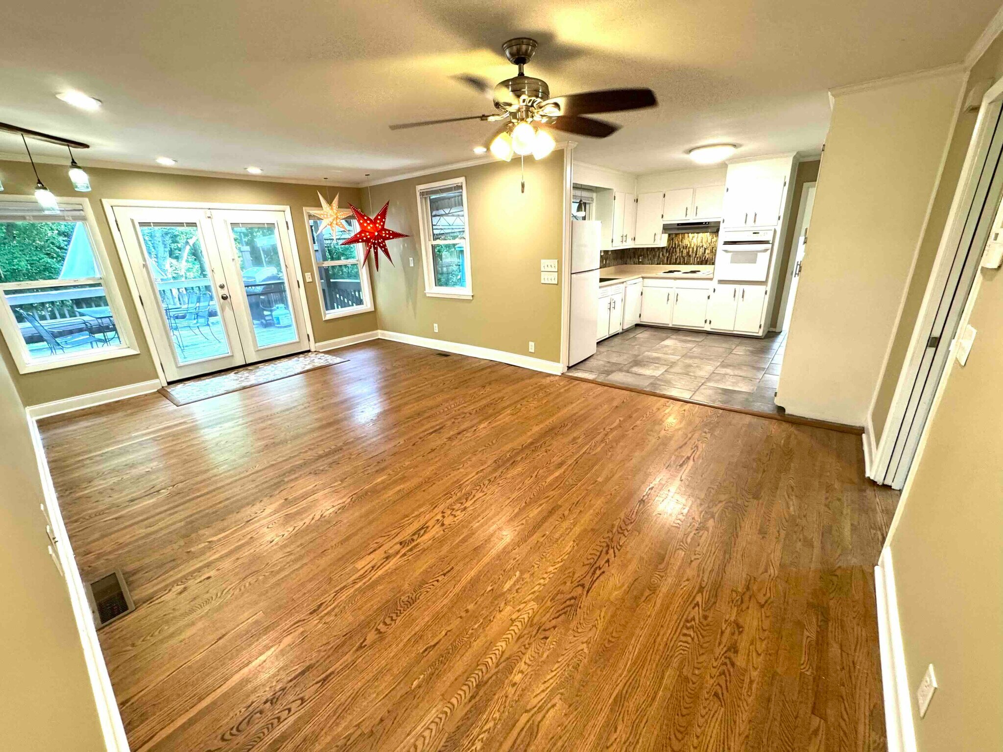 Living Room - 5011 Suter Dr