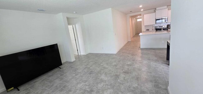 Building Photo - 528 Seafoam Cir