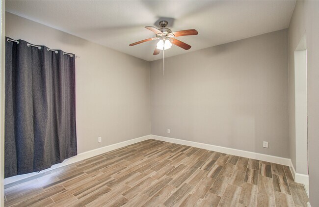 Building Photo - 9707 Richmond Ave.