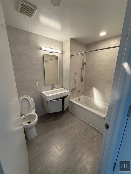 Building Photo - NORTHERN BOULEVARD