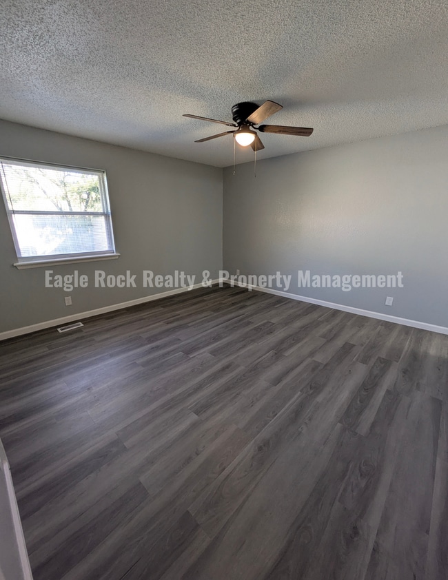 Building Photo - East Tulsa Duplex Unit for Rent (2beds/1.5baths)